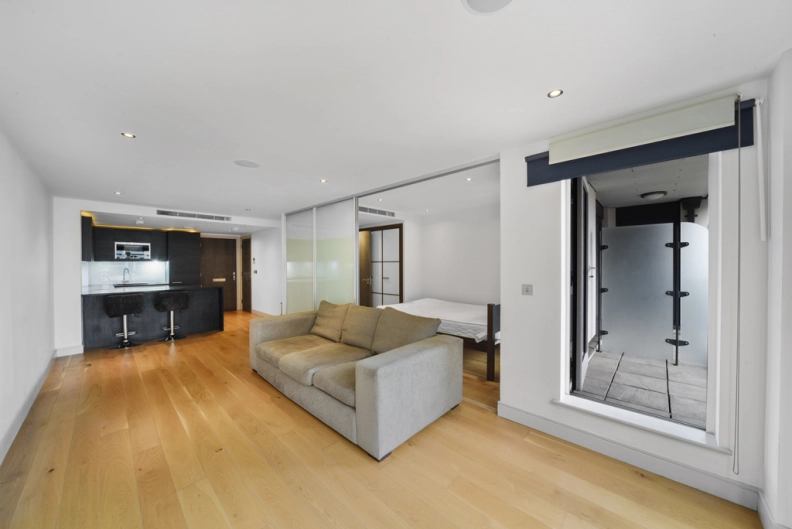 1 bedroom apartments/flats to sale in Townmead Road, Fulham-image 3