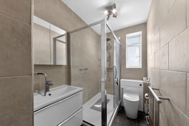 Hammersmith Road, Hammersmith - W6 view 7