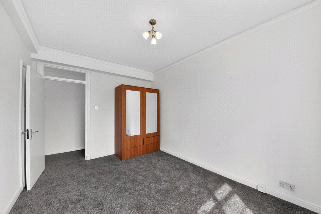 3 bedrooms apartments/flats for sale in Hammersmith Road, Hammersmith - W6 view 12