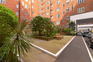 Hammersmith Road, Hammersmith - W6 view 14