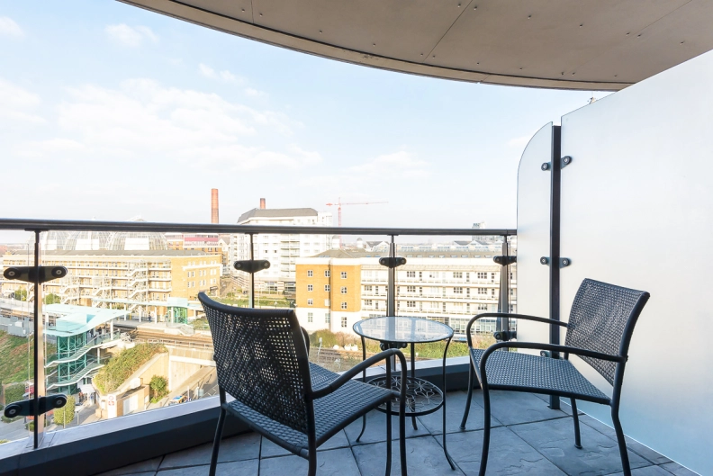 2 bedrooms apartments/flats for sale in Townmead Road, Fulham - SW6 view 8