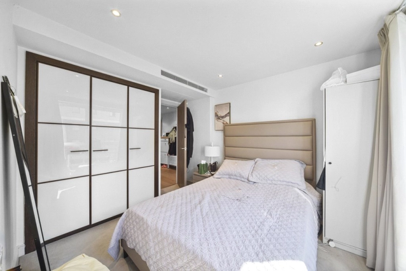 2 bedrooms apartments/flats for sale in Townmead Road, Fulham - SW6 view 5