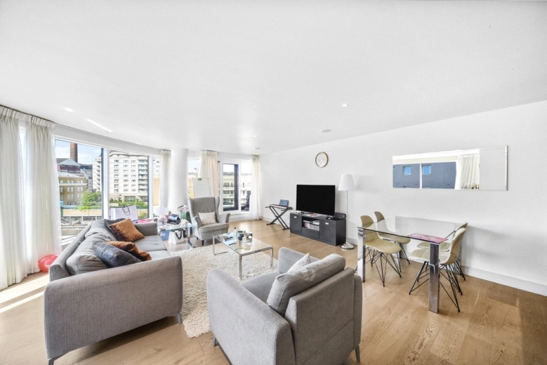 2 bedrooms apartments/flats for sale in Townmead Road, Fulham - SW6 view 2