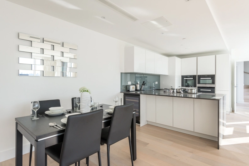 3 bedrooms apartments/flats for sale in Central Avenue, Fulham - SW6 view 3