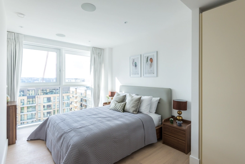 3 bedrooms apartments/flats for sale in Central Avenue, Fulham - SW6 view 13