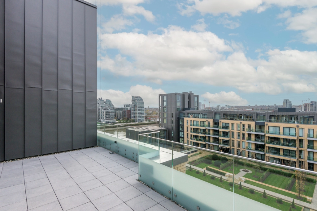 3 bedrooms apartments/flats for sale in Central Avenue, Fulham - SW6 view 6