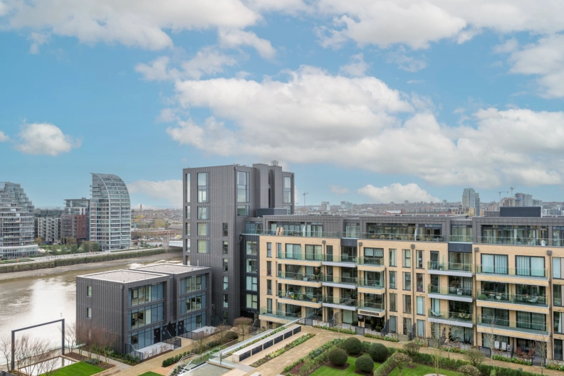3 bedrooms apartments/flats to sale in Central Avenue, Fulham-image 1