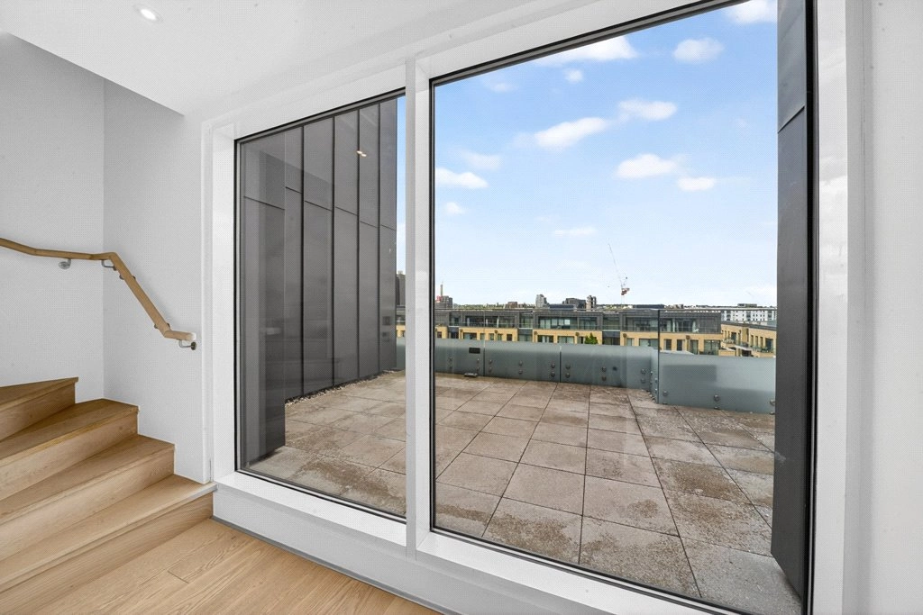 3 bedrooms apartments/flats for sale in Central Avenue, Fulham - SW6 view 14