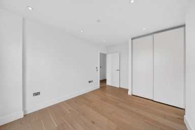 Central Avenue, Fulham - SW6 view 15