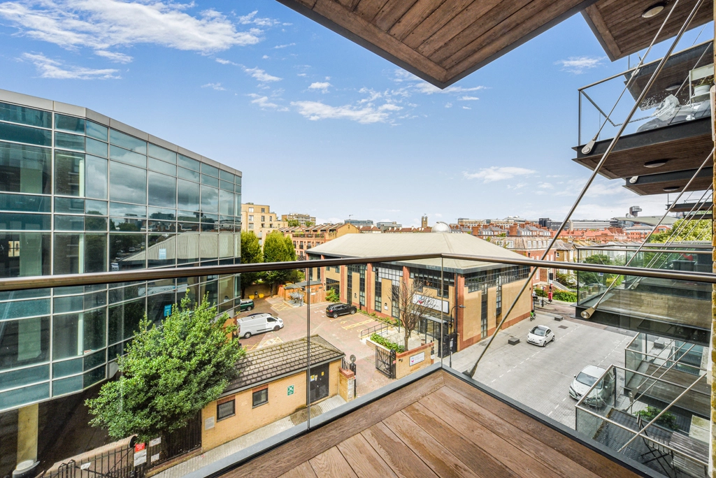 2 bedrooms apartments/flats for sale in Chancellors Road, Hammersmith - W6 view 16