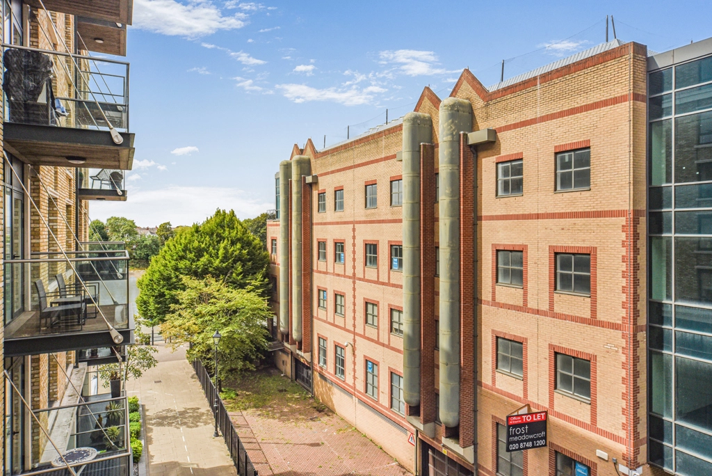 2 bedrooms apartments/flats for sale in Chancellors Road, Hammersmith - W6 view 7