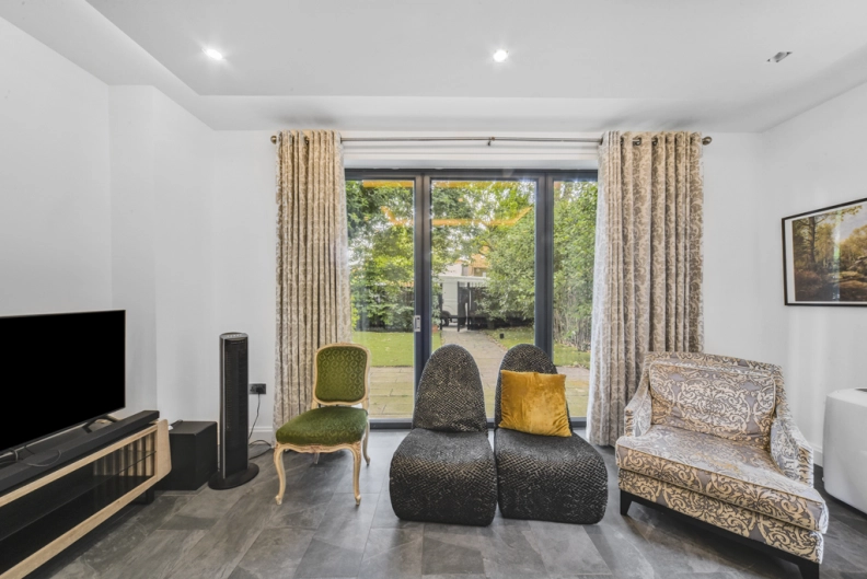 Ashchurch Grove, Bedford Park - image 11