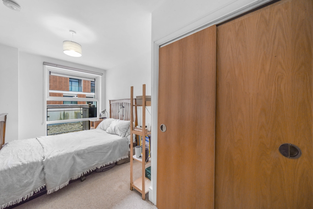 1 bedroom apartments/flats for sale in Cornell Square, Nine Elms - SW8 view 12