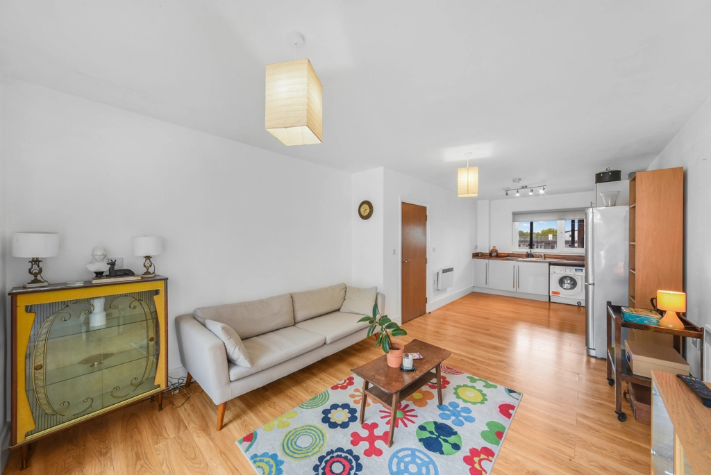 1 bedroom apartments/flats for sale in Cornell Square, Nine Elms - SW8 view 9