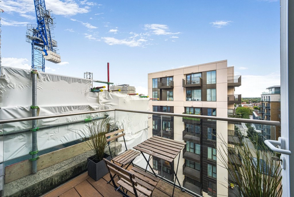 2 bedrooms apartments/flats for sale in Parr's Way, Fulham - W6 view 7