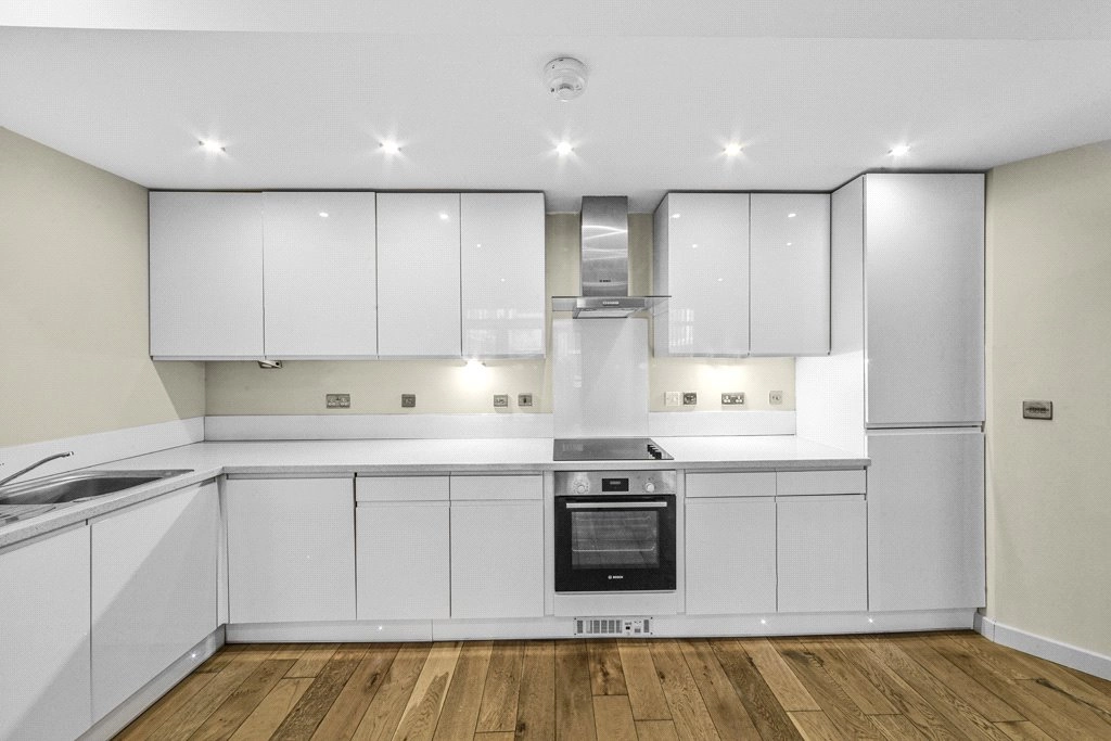 2 bedrooms apartments/flats for sale in Cornell Square, Battersea - SW8 view 3