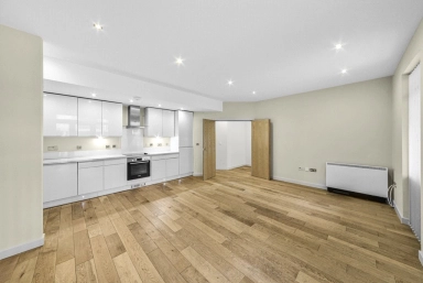 Cornell Square, Battersea - SW8 view 9