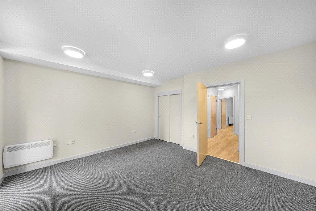 2 bedrooms apartments/flats for sale in Cornell Square, Battersea - SW8 view 12