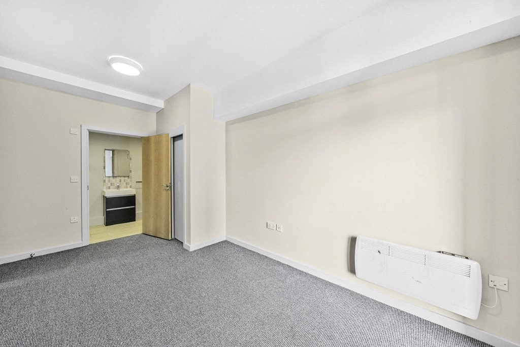 2 bedrooms apartments/flats for sale in Cornell Square, Battersea - SW8 view 11