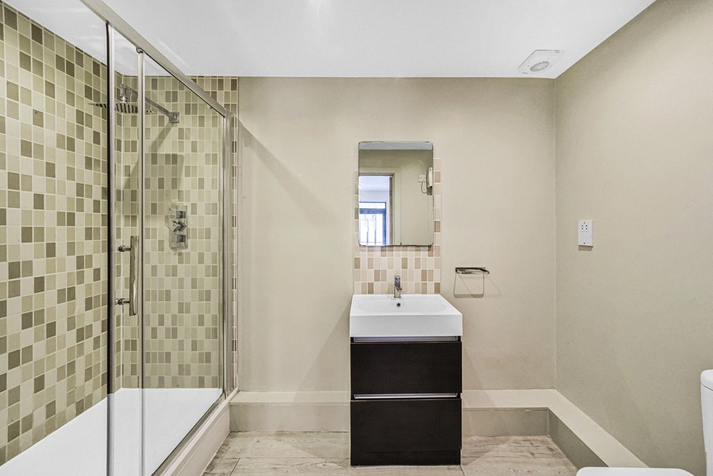 2 bedrooms apartments/flats for sale in Cornell Square, Battersea - SW8 view 13