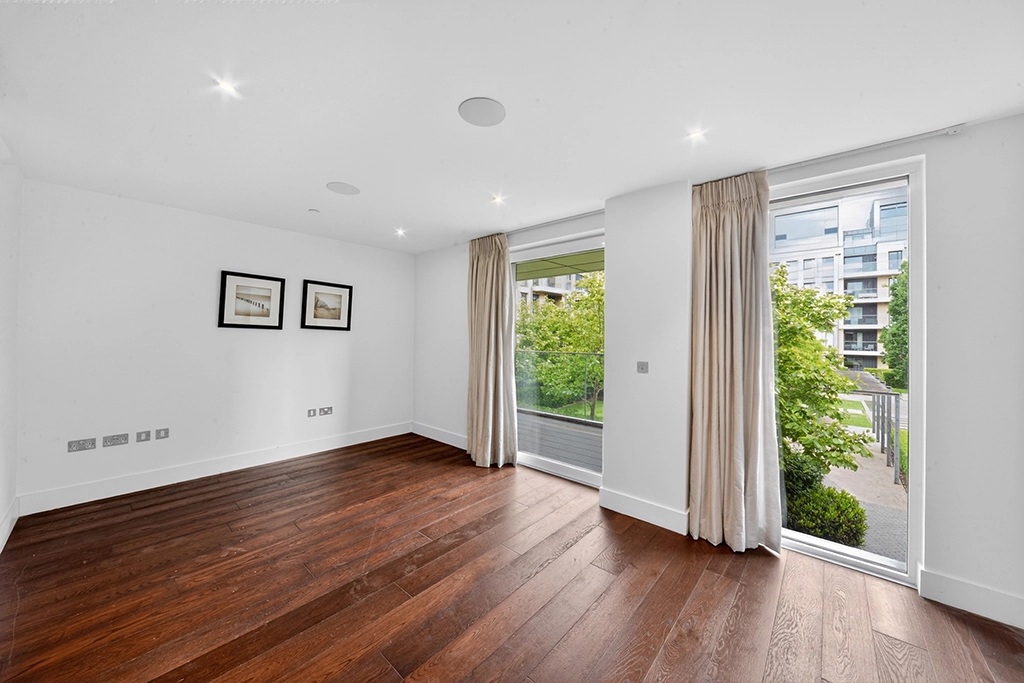 2 bedrooms apartments/flats for sale in Central Avenue, Fulham - SW6 view 2