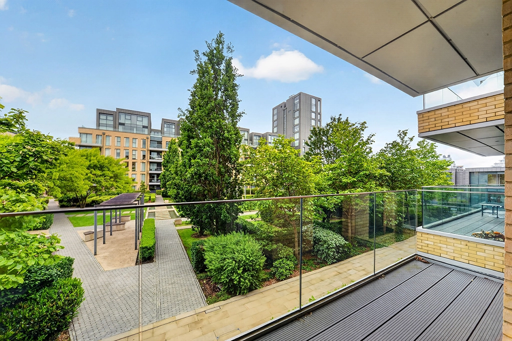 2 bedrooms apartments/flats for sale in Central Avenue, Fulham - SW6 view 7