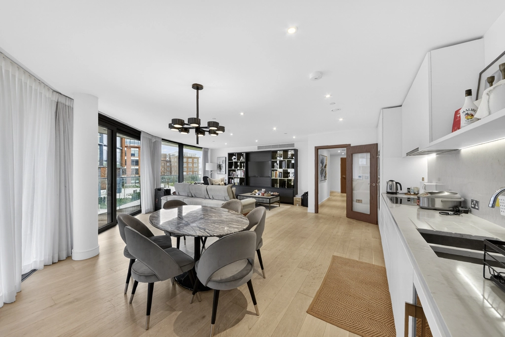 2 bedrooms apartments/flats for sale in Parr's Way, Hammersmith - W6 view 11