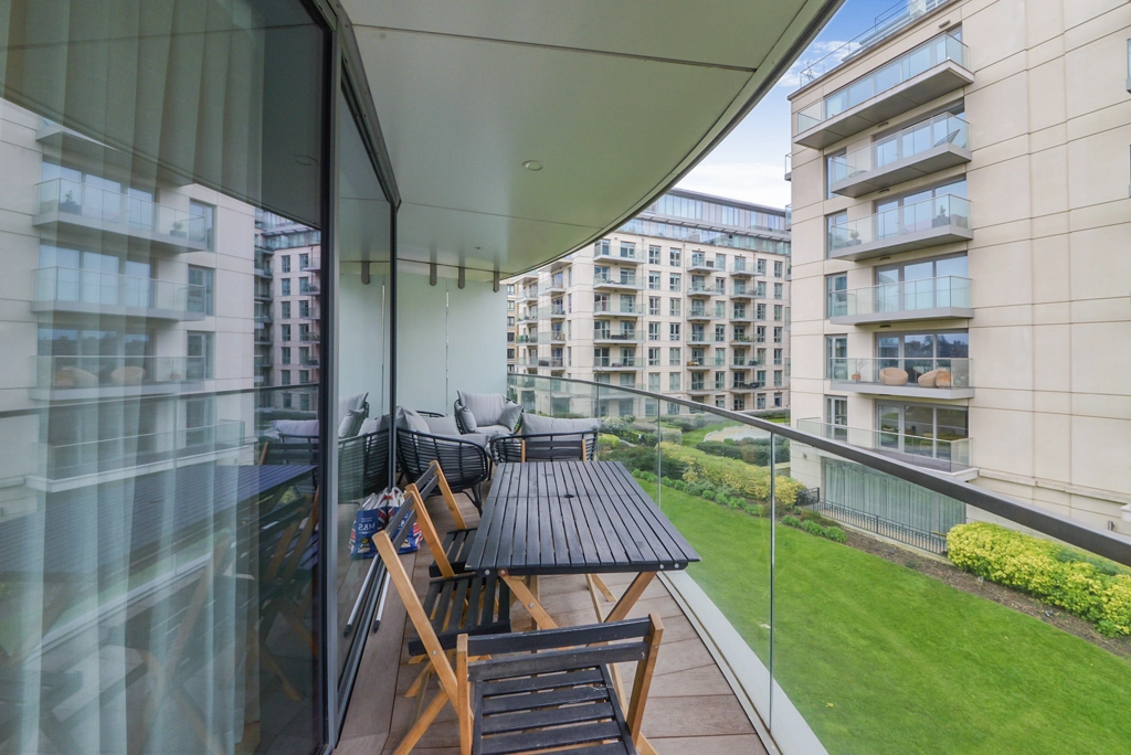 2 bedrooms apartments/flats for sale in Parr's Way, Hammersmith - W6 view 16