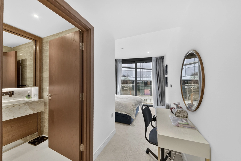 2 bedrooms apartments/flats for sale in Parr's Way, Hammersmith - W6 view 13