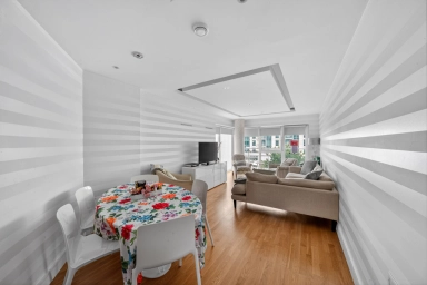 Juniper Drive, Wandsworth - SW18 view 2