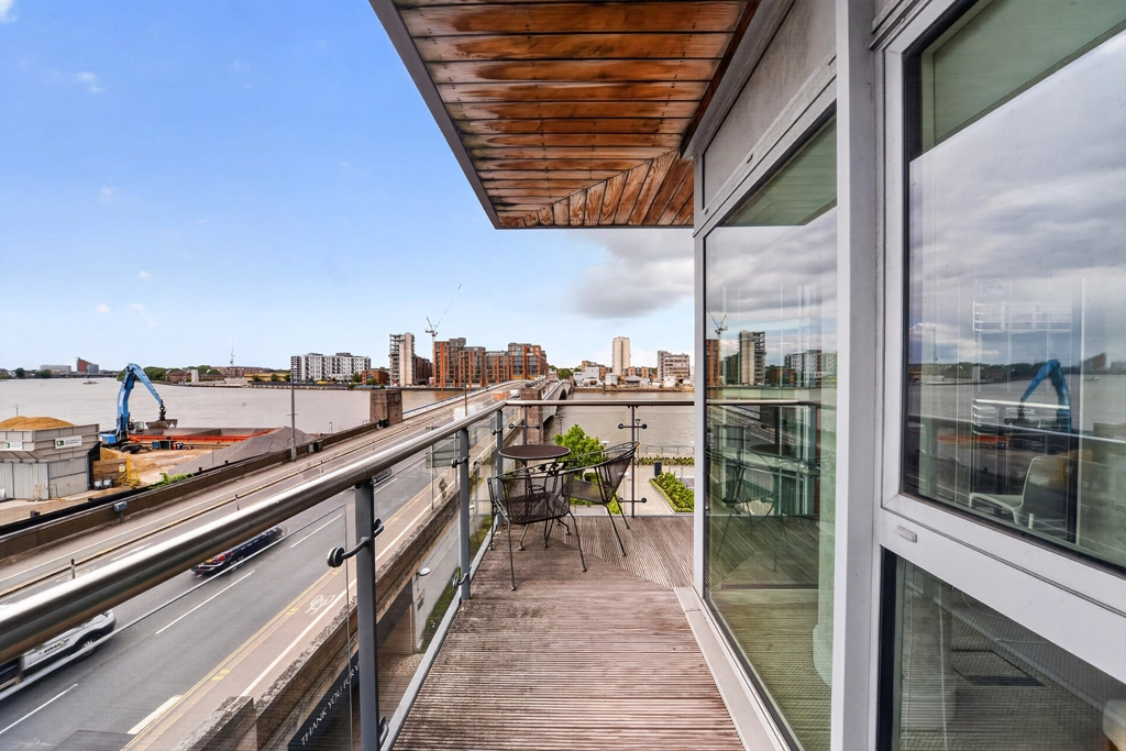 3 bedrooms apartments/flats for sale in Juniper Drive, Wandsworth - SW18 view 19