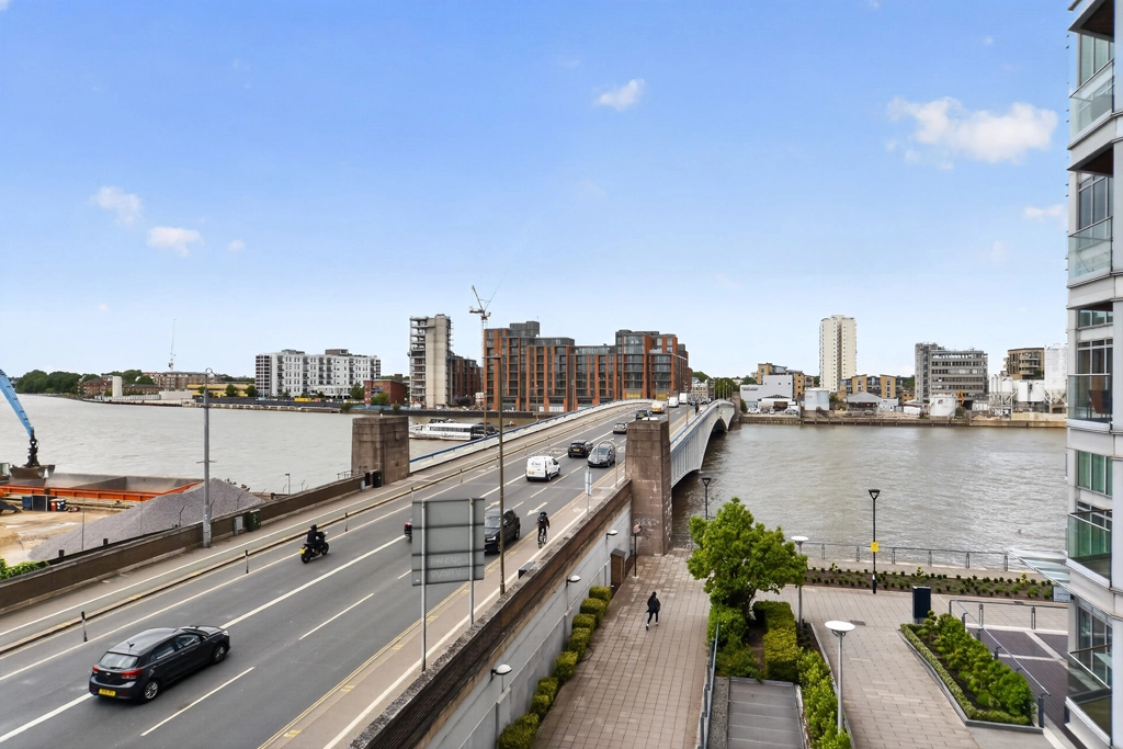 3 bedrooms apartments/flats for sale in Juniper Drive, Wandsworth - SW18 view 20
