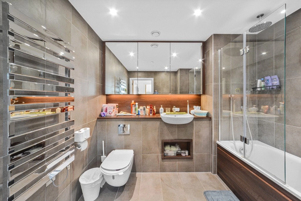 2 bedrooms apartments/flats for sale in Wandsworth Road, Nine Elms - SW8 view 6