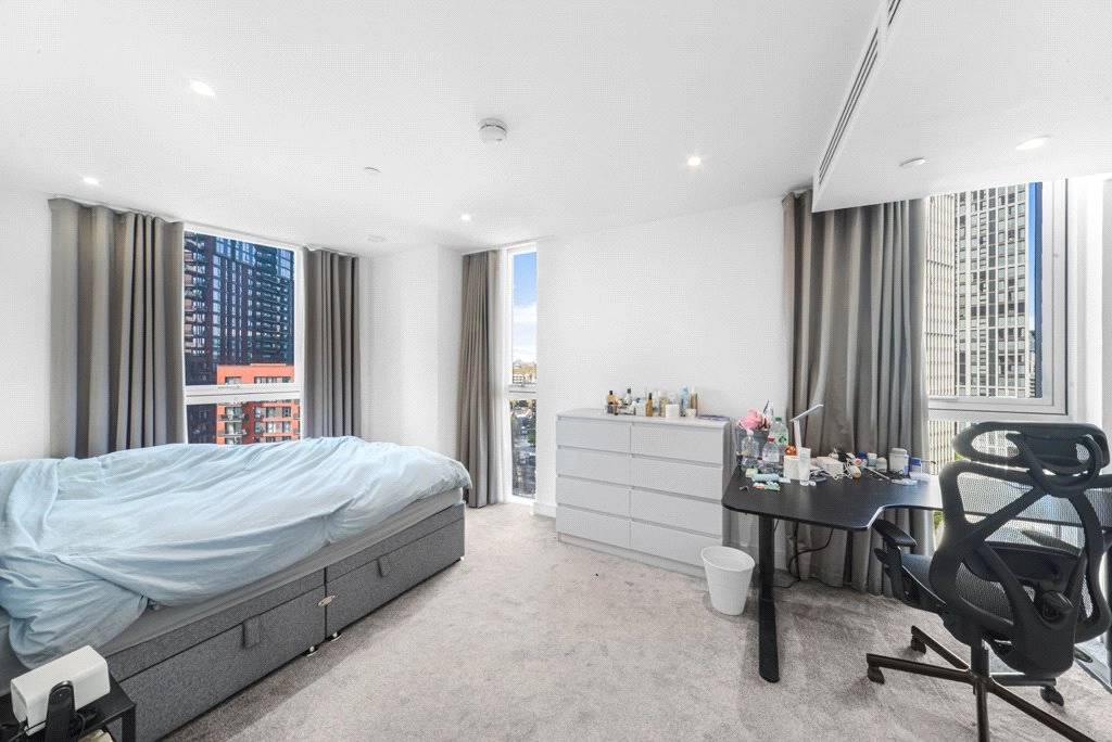 2 bedrooms apartments/flats for sale in Wandsworth Road, Nine Elms - SW8 view 5