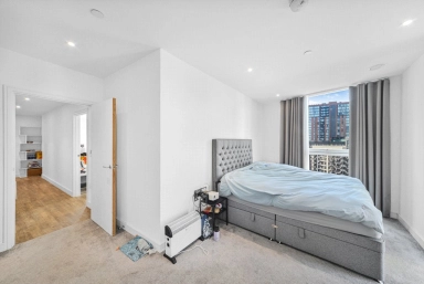 Wandsworth Road, Nine Elms - SW8 view 13