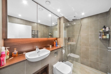 Wandsworth Road, Nine Elms - SW8 view 15