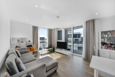 Wandsworth Road, Nine Elms - SW8 view 10