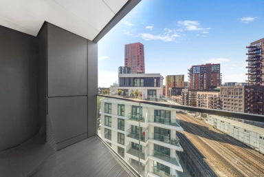 Wandsworth Road, Nine Elms - SW8 view 16