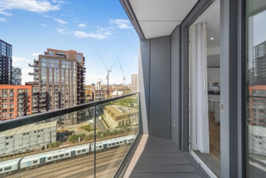 Wandsworth Road, Nine Elms - SW8 view 7