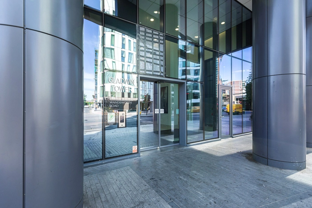 2 bedrooms apartments/flats for sale in Wandsworth Road, Nine Elms - SW8 view 17