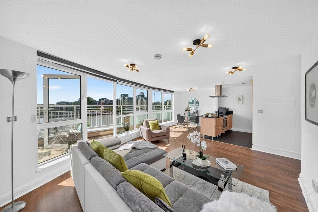 2 bedrooms apartments/flats for sale in Lombard Road, Clapham Junction - SW11 view 9