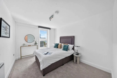 Lombard Road, Clapham Junction - SW11 view 4
