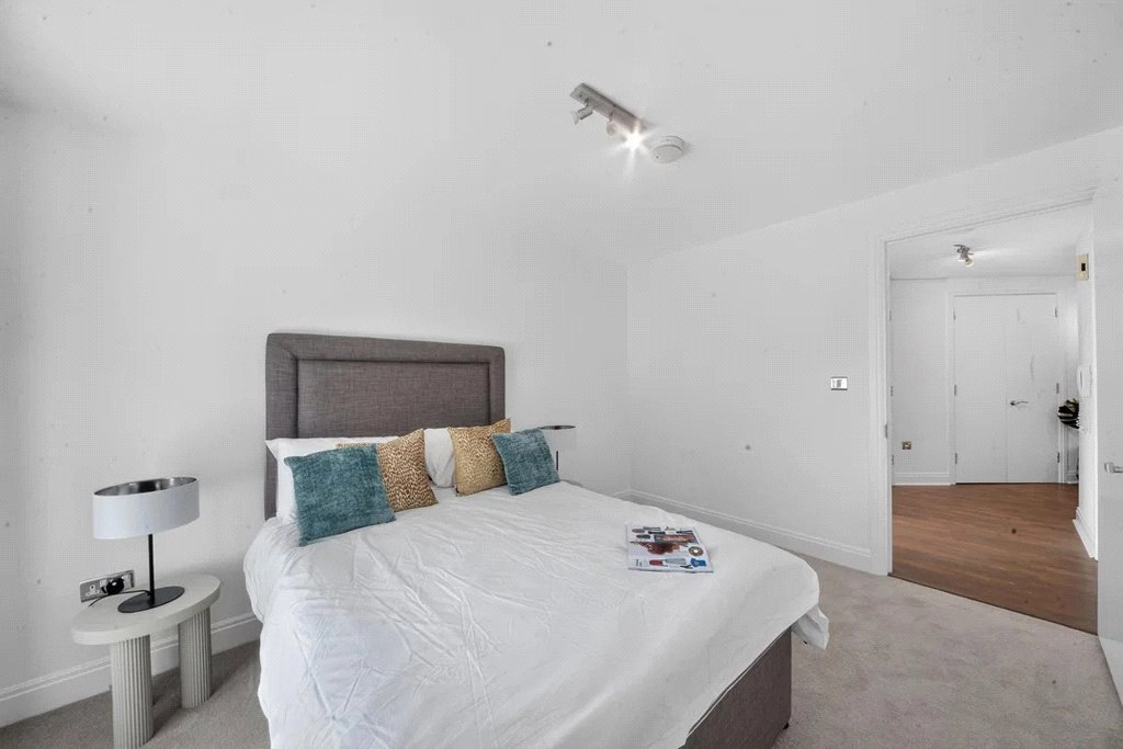 2 bedrooms apartments/flats for sale in Lombard Road, Clapham Junction - SW11 view 14