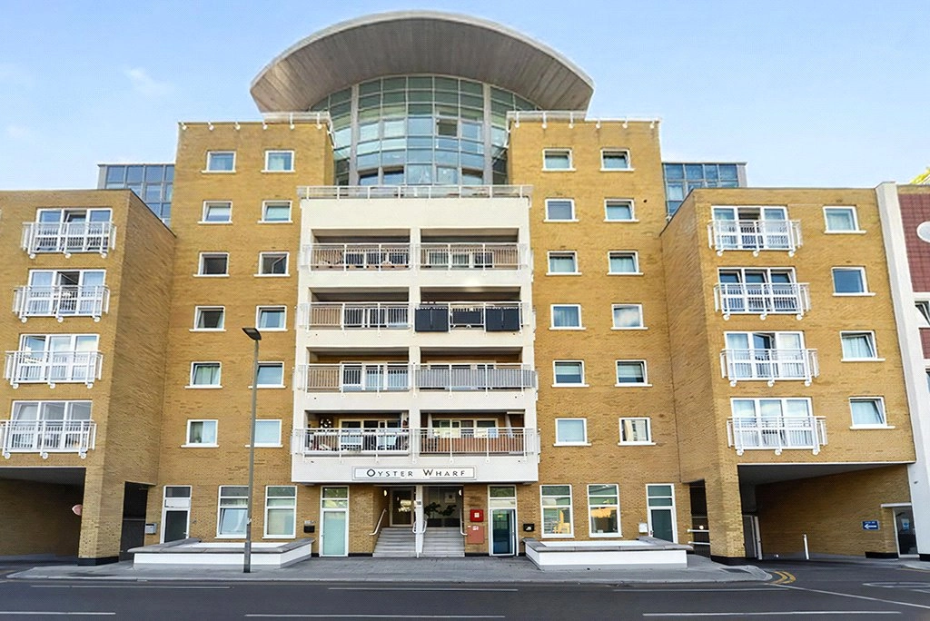 2 bedrooms apartments/flats for sale in Lombard Road, Clapham Junction - SW11 view 8