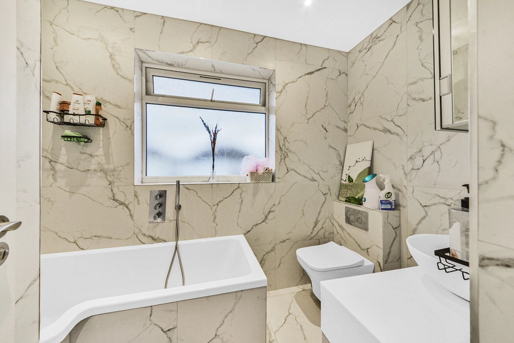 3 bedrooms houses for sale in Waters Road, Kingston upon Thames - KT1 view 6