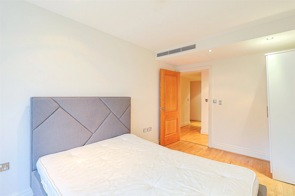 2 bedrooms apartments/flats for sale in Lensbury Avenue, Imperial Wharf - SW6 view 11
