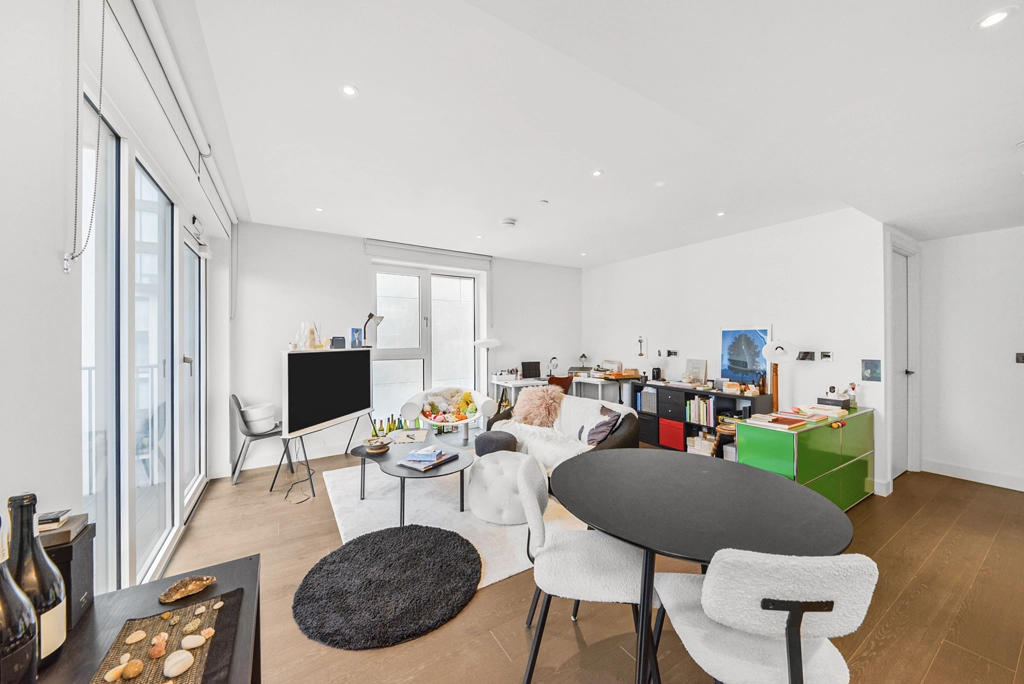 2 bedrooms apartments/flats for sale in Fountain Park Way, White City - W12 view 2