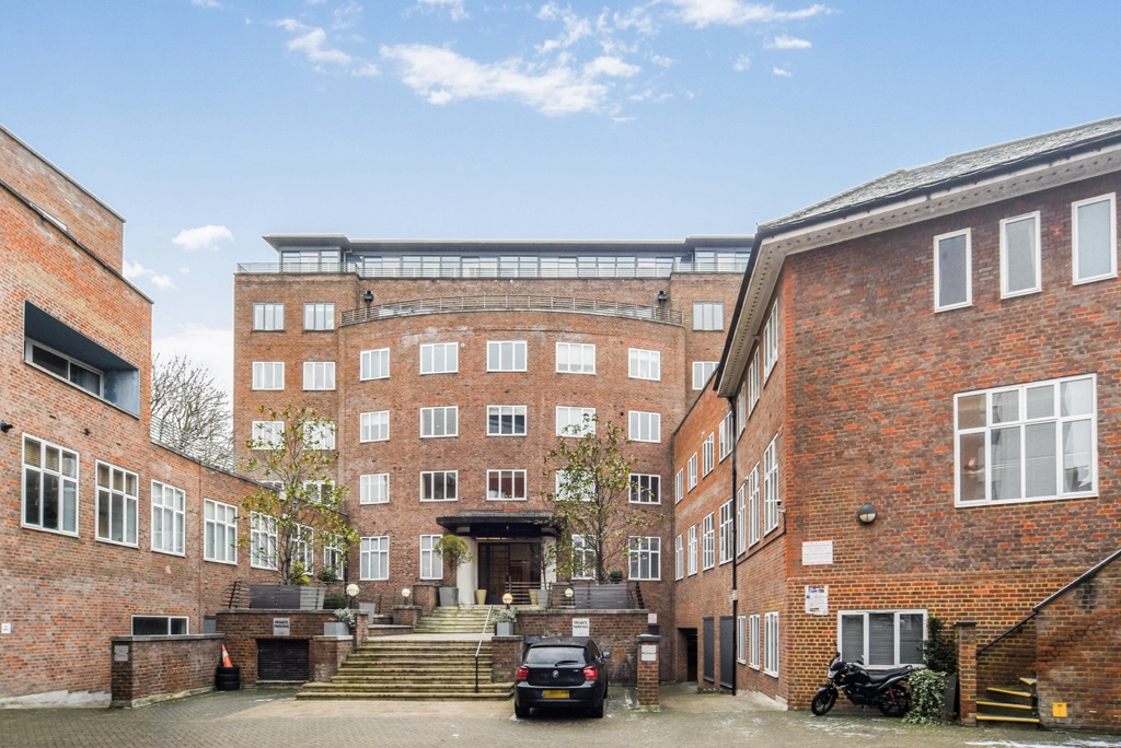 3 bedrooms apartments/flats for sale in Upper Richmond Road, Putney - SW15 view 14
