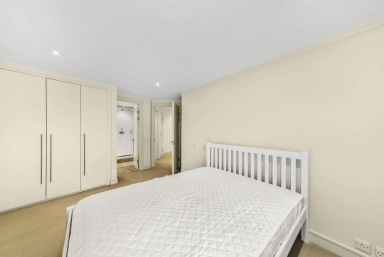 Upper Richmond Road, Putney - SW15 view 5