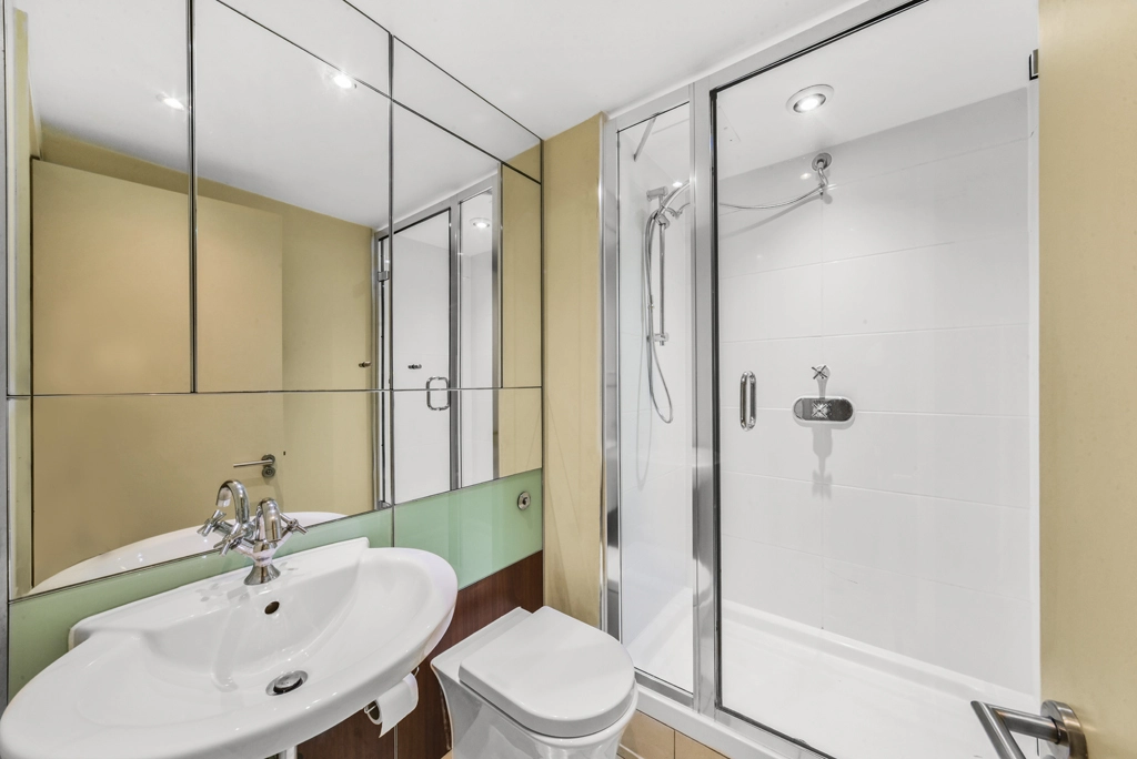 3 bedrooms apartments/flats for sale in Upper Richmond Road, Putney - SW15 view 7